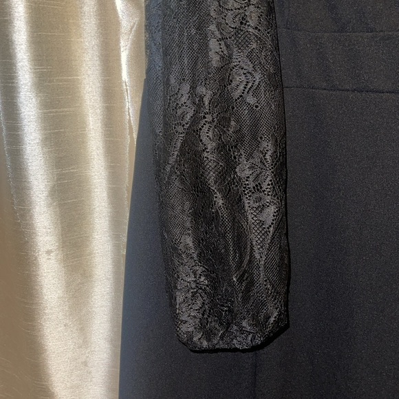 Dress - Picture 4 of 8